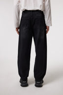 BARREL FIT 2FT LAZER BASKILI YIKAMALI JEAN - SİYAH