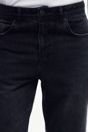 Relaxed Straight Jean