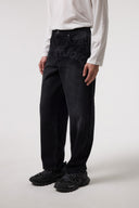 BARREL FIT 2FT LAZER BASKILI YIKAMALI JEAN - SİYAH