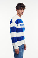 Yazı Baskılı Çizgili Triko Kazak